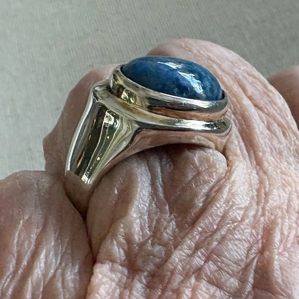 Sterling Silver & Denim Lapis Cabochon Ring - Picture 3 of 12